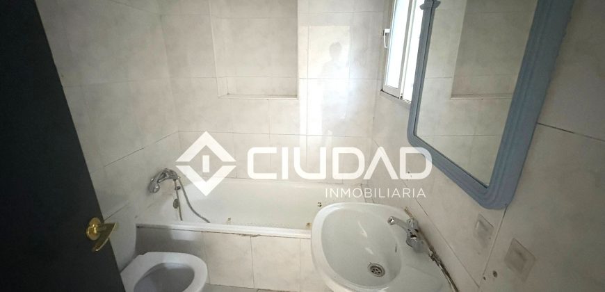Casa + nave + apartamento independiente en Av. Al-Ándalus
