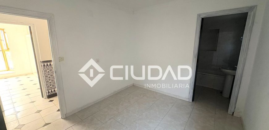 Casa + nave + apartamento independiente en Av. Al-Ándalus