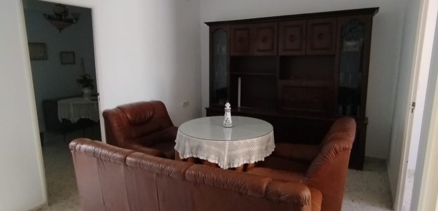 CASA EN VENTA EN CALLE DE LOS GUARNICIONEROS DE MORON DE LA FRONTERA.-