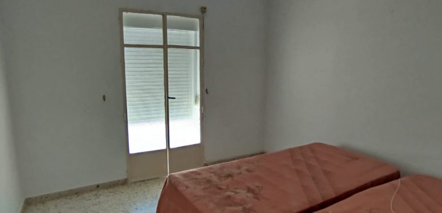 CASA EN VENTA EN CALLE DE LOS GUARNICIONEROS DE MORON DE LA FRONTERA.-