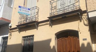 CASA EN CALLE JUAN DE PALMA.- ZONA LA CARRERA EN MORON DE LA FRA.