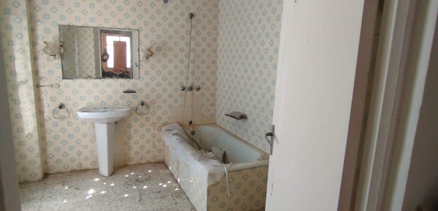 CASA PARA REFORMAR EN CALLE OSUNA DE MORON DE LA FRONTERA.-