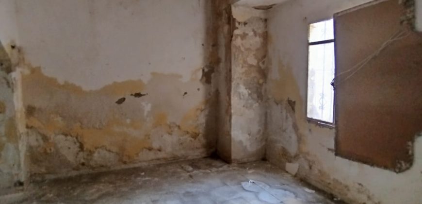 CASA PARA REFORMAR EN CALLE OSUNA DE MORON DE LA FRONTERA.-