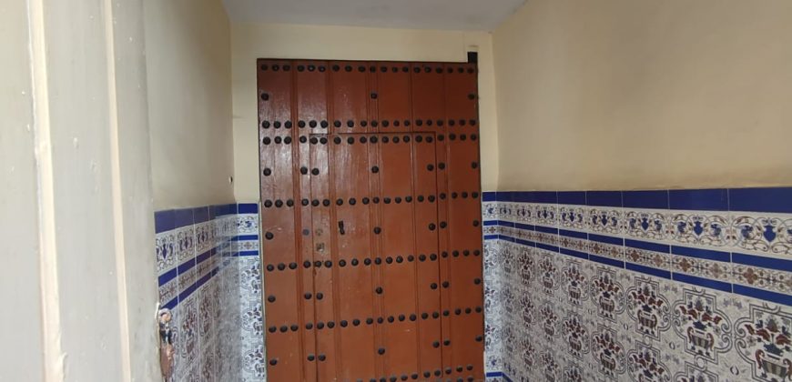 CASA PARA REFORMAR EN CALLE OSUNA DE MORON DE LA FRONTERA.-
