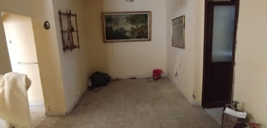 CASA PARA REFORMAR EN CALLE OSUNA DE MORON DE LA FRONTERA.-