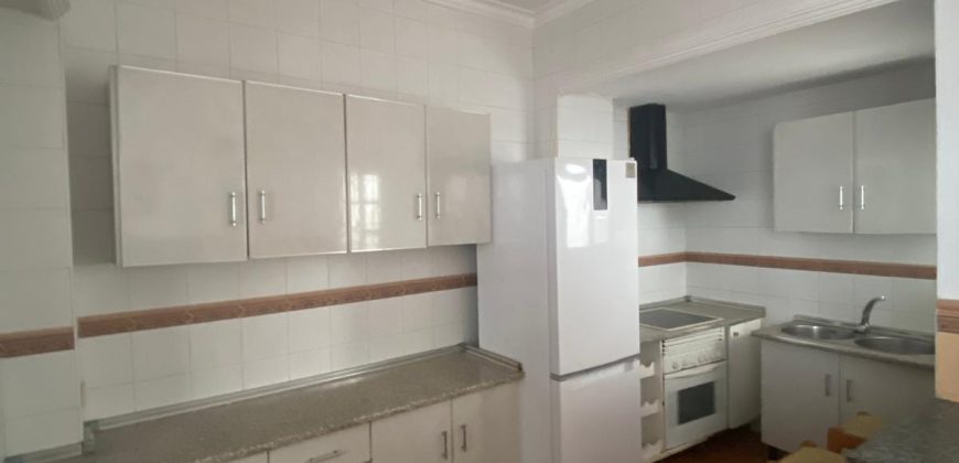 CASA EN CALLE JUAN DE PALMA.- ZONA LA CARRERA EN MORON DE LA FRA.