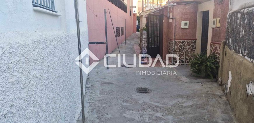 Casa – Solar en Av. Las Piletas (Urbano)