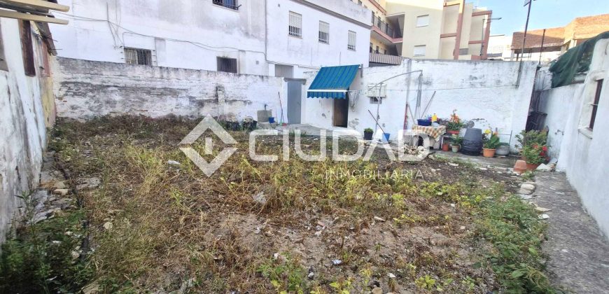 Casa – Solar en Av. Las Piletas (Urbano)