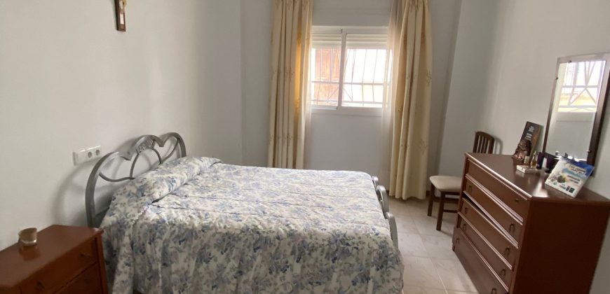 Amplia casa con cochera – Zona Puerta Sevilla de Morón de la Frontera.