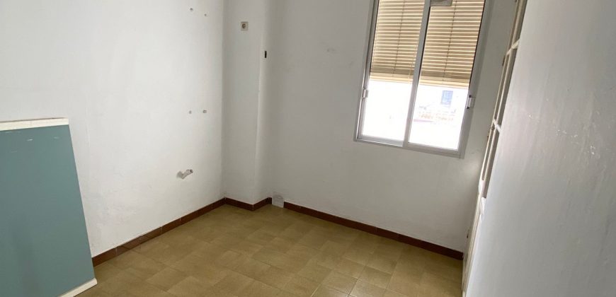 Amplia casa con cochera – Zona Puerta Sevilla de Morón de la Frontera.