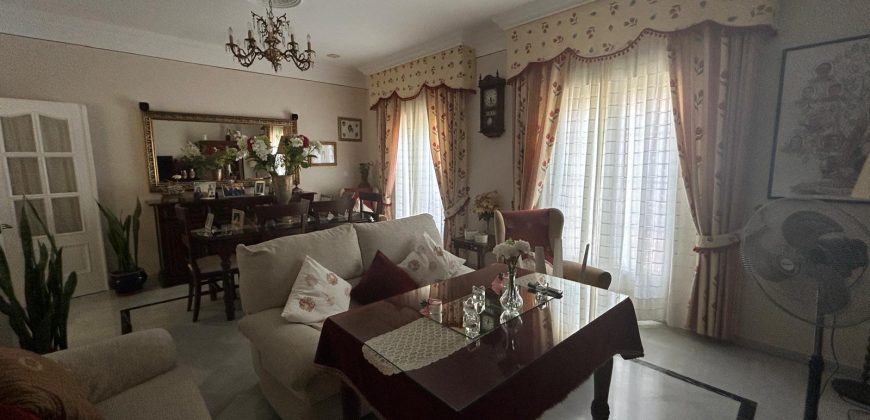 CASA CON COCHERA