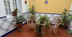 CASA CON COCHERA