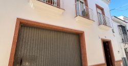 CASA CON COCHERA