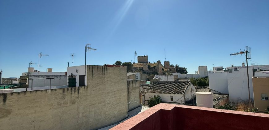 GRAN OPORTUNIDAD DE VIVIENDA EN CALLE HUNDIDERO!! MORON DE LA FRA.-