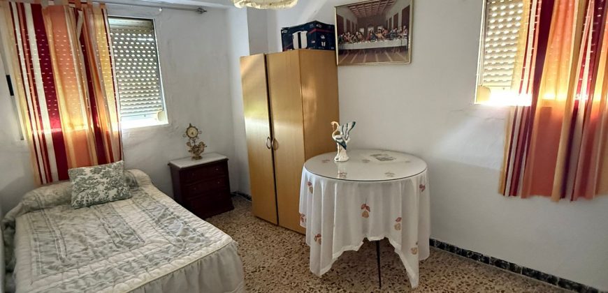 GRAN OPORTUNIDAD DE VIVIENDA EN CALLE HUNDIDERO!! MORON DE LA FRA.-