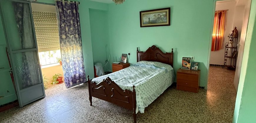 GRAN OPORTUNIDAD DE VIVIENDA EN CALLE HUNDIDERO!! MORON DE LA FRA.-
