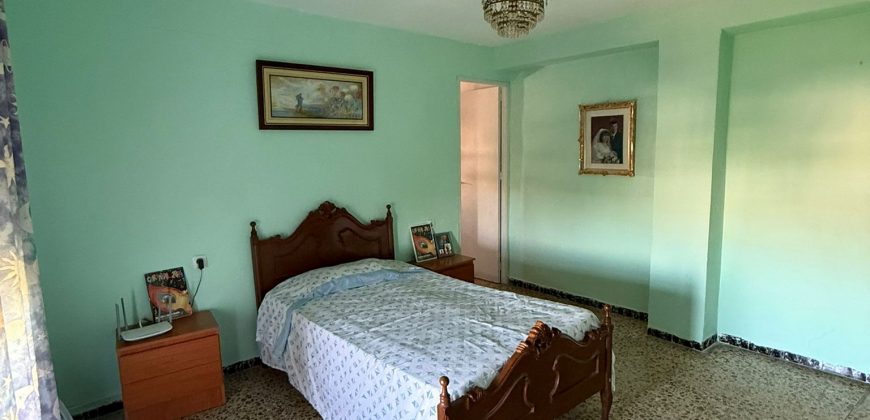 GRAN OPORTUNIDAD DE VIVIENDA EN CALLE HUNDIDERO!! MORON DE LA FRA.-