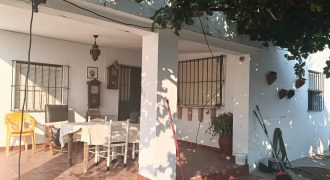 IMPRESIONANTE FINCA SITUADA EN EL POBLADO DE EL ALGARABEJO.- CTRA. MORON – PRUNA