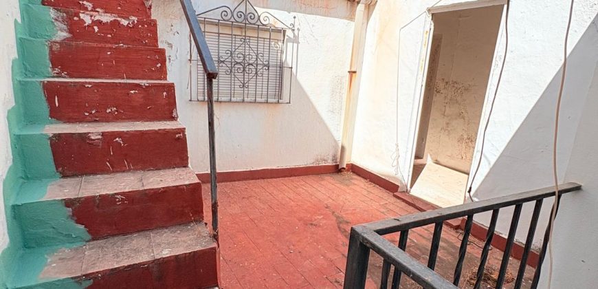 CASA PARA REFORMAR EN CALLE VEREDA ANCHA DE MORON DE LA FRA.