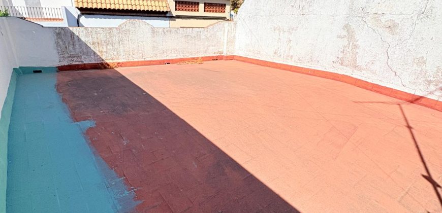 CASA PARA REFORMAR EN CALLE VEREDA ANCHA DE MORON DE LA FRA.