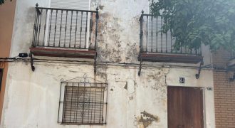 CASA PARA REFORMAR EN CALLE VEREDA ANCHA DE MORON DE LA FRA.