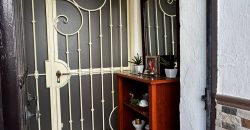 ENCANTADORA CASA UBICADA EN CALLE PUEBLA DE CAZALLA.- MORON DE LA FRA.