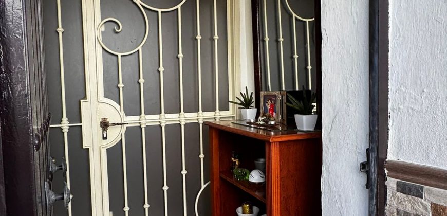 ENCANTADORA CASA UBICADA EN CALLE PUEBLA DE CAZALLA.- MORON DE LA FRA.