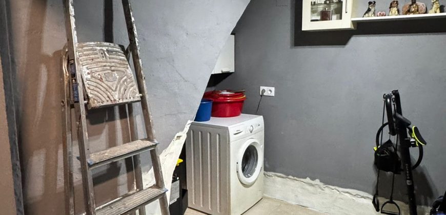 ENCANTADORA CASA UBICADA EN CALLE PUEBLA DE CAZALLA.- MORON DE LA FRA.
