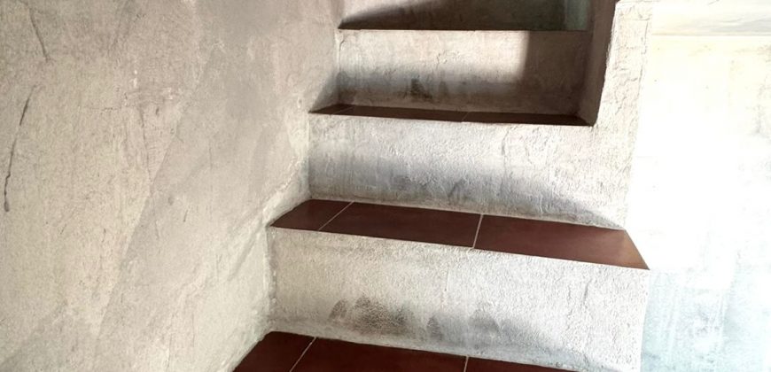 ENCANTADORA CASA UBICADA EN CALLE PUEBLA DE CAZALLA.- MORON DE LA FRA.