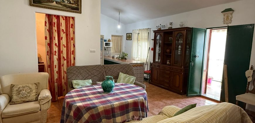 MAGNIFICA FINCA EN VENTA.- POBLADO EL ALGARABEJO.- MORON DE LA FRA.