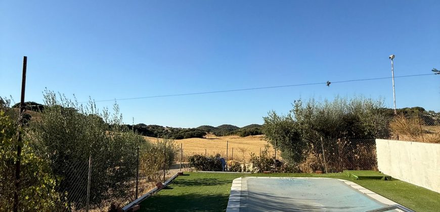 MAGNIFICA FINCA EN VENTA.- POBLADO EL ALGARABEJO.- MORON DE LA FRA.