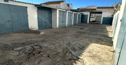 SOLAR CON COCHERAS