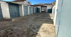 SOLAR CON COCHERAS