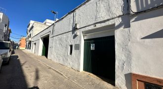 SOLAR CON COCHERAS