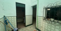 Estupenda Vivienda en Esquina con Gran Potencial – ¡Oportunidad de Reforma!