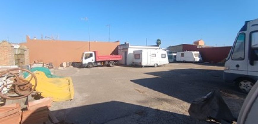 Gran terreno urbano en Casco Antiguo de Mairena del Aljarafe.