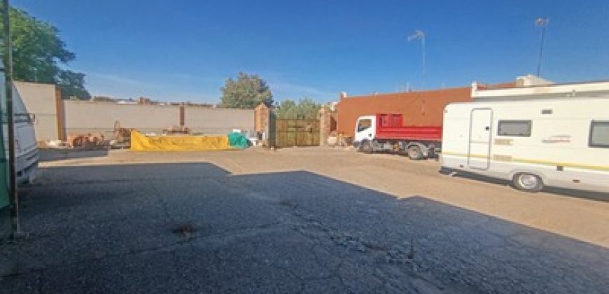 Gran terreno urbano en Casco Antiguo de Mairena del Aljarafe.