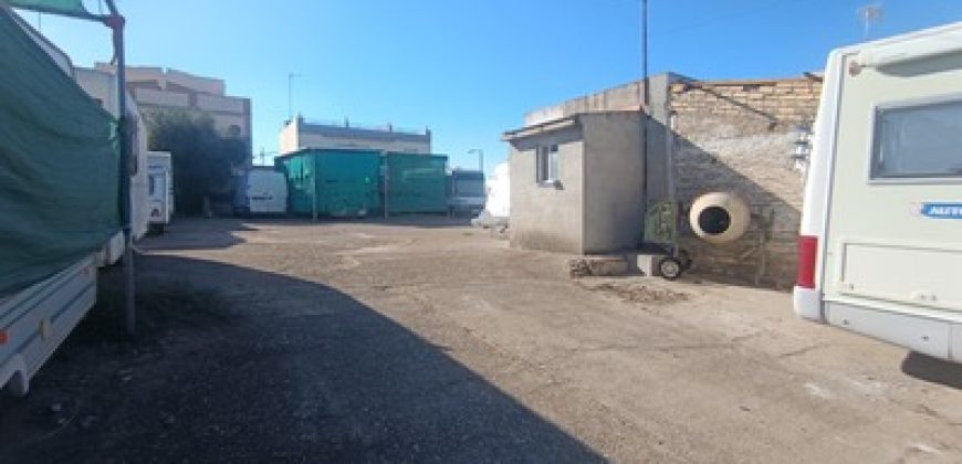 Gran terreno urbano en Casco Antiguo de Mairena del Aljarafe.