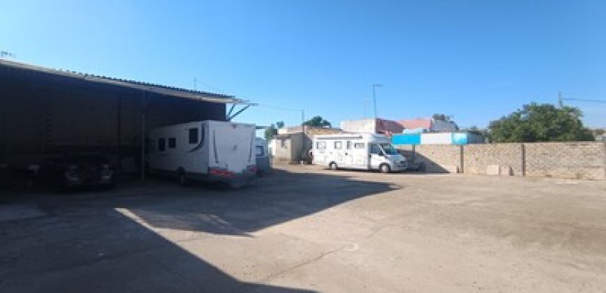 Gran terreno urbano en Casco Antiguo de Mairena del Aljarafe.