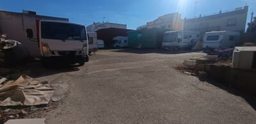 Gran terreno urbano en Casco Antiguo de Mairena del Aljarafe.