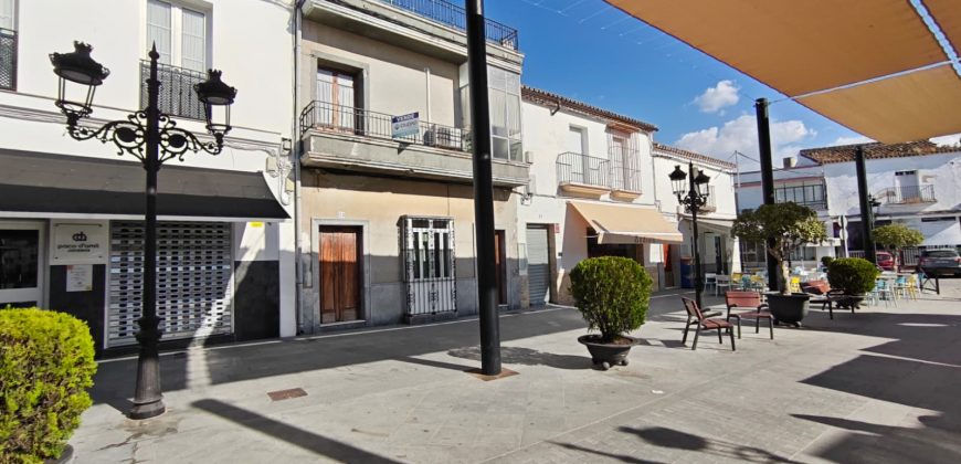 Piso en primera planta en Calle Arcos, pleno centro de Lebrija (Sevilla).