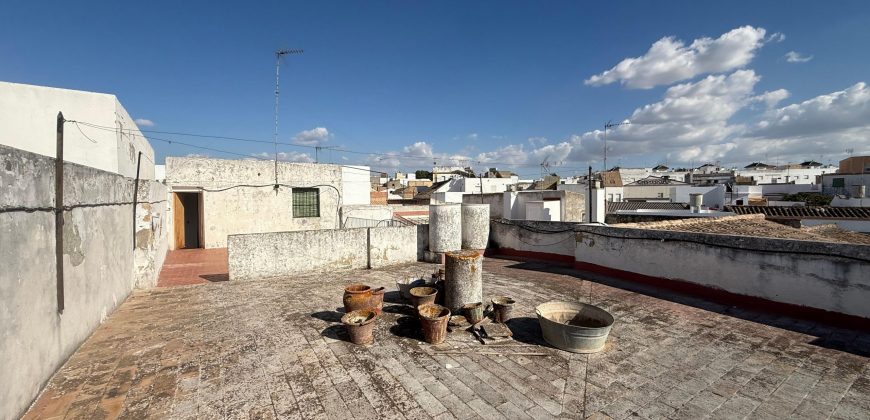 Piso en primera planta en Calle Arcos, pleno centro de Lebrija (Sevilla).