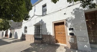 Te presentamos esta maravillosa casa independiente a la venta en pleno centro – Calle Corredera, Lebrija (Sevilla)