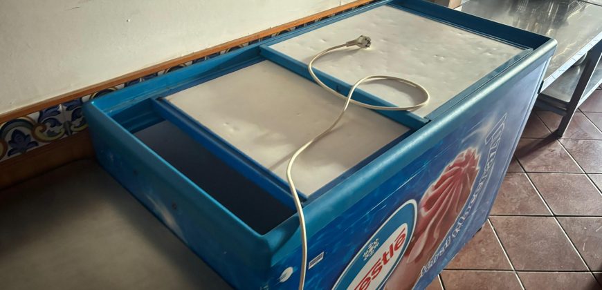 SE VENDE GRAN NAVE COMERCIAL ACONDICIONADA COMO RESTAURANTE EN POLÍGONO LOS LLANOS