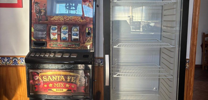 SE VENDE GRAN NAVE COMERCIAL ACONDICIONADA COMO RESTAURANTE EN POLÍGONO LOS LLANOS