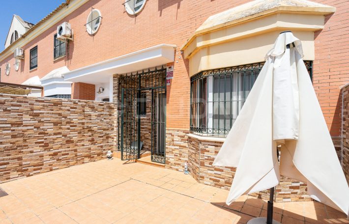 Chalet adosado en Coria del Río