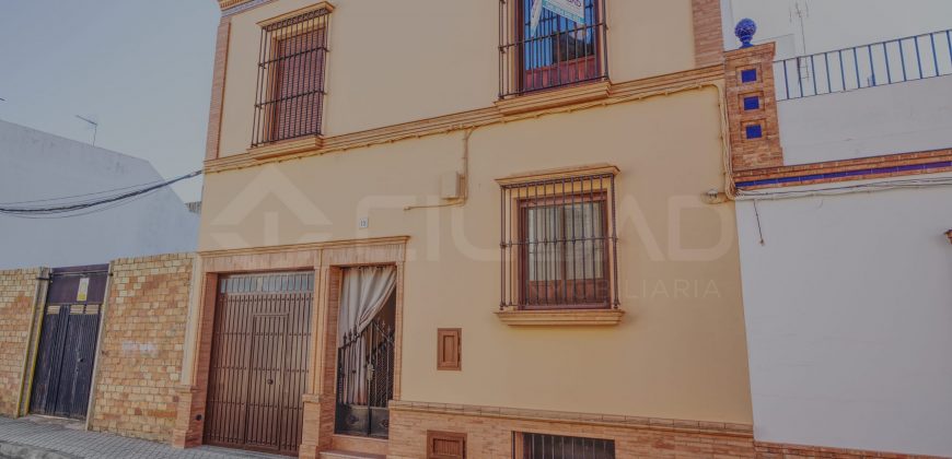 CASA EN VENTA EN EL RETIRO, EN MAIRENA DEL ALCOR.