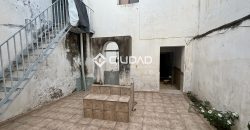 CASA CON SALIDA A 2 CALLES — OPORTUNIDAD DE INVERSIÓN EN EL CENTRO DE LEBRIJA