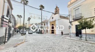 CASA SEÑORIAL EN PLENO CENTRO DE LEBRIJA — GRAN OPORTUNIDAD DE PROYECTO
