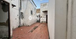 CASA CON SALIDA A 2 CALLES — OPORTUNIDAD DE INVERSIÓN EN EL CENTRO DE LEBRIJA